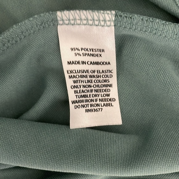 Xersion Womens Performance Scoop Neck Sleeveless sage green Tank Top SIZE S - Picture 4 of 4